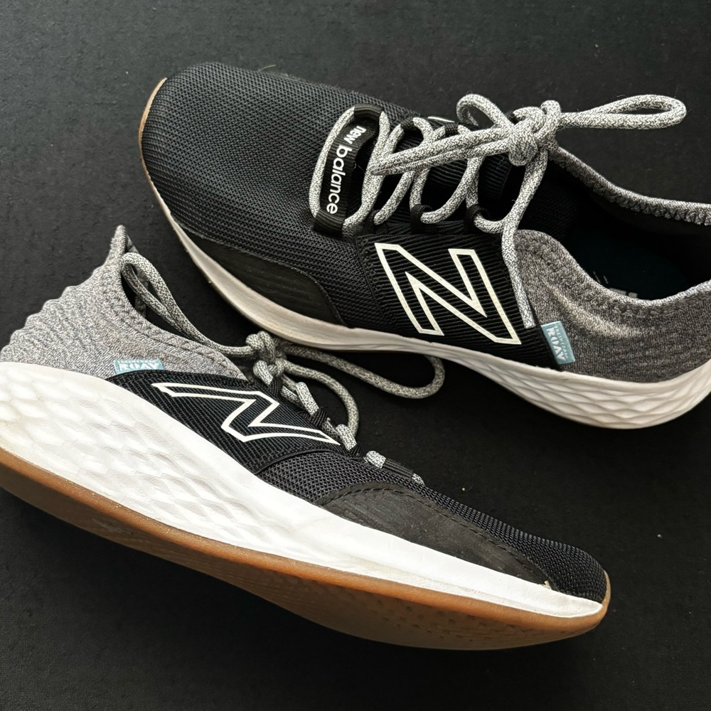 Youth New Balance Fresh Foam ROAV Size 2.5